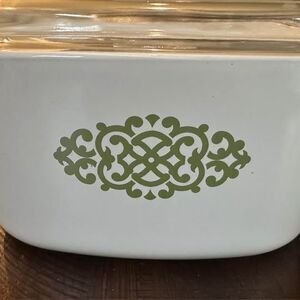 Corningware Avocado Green “Shell Oil” Medallion 3Qt Casserole Dish with Lid